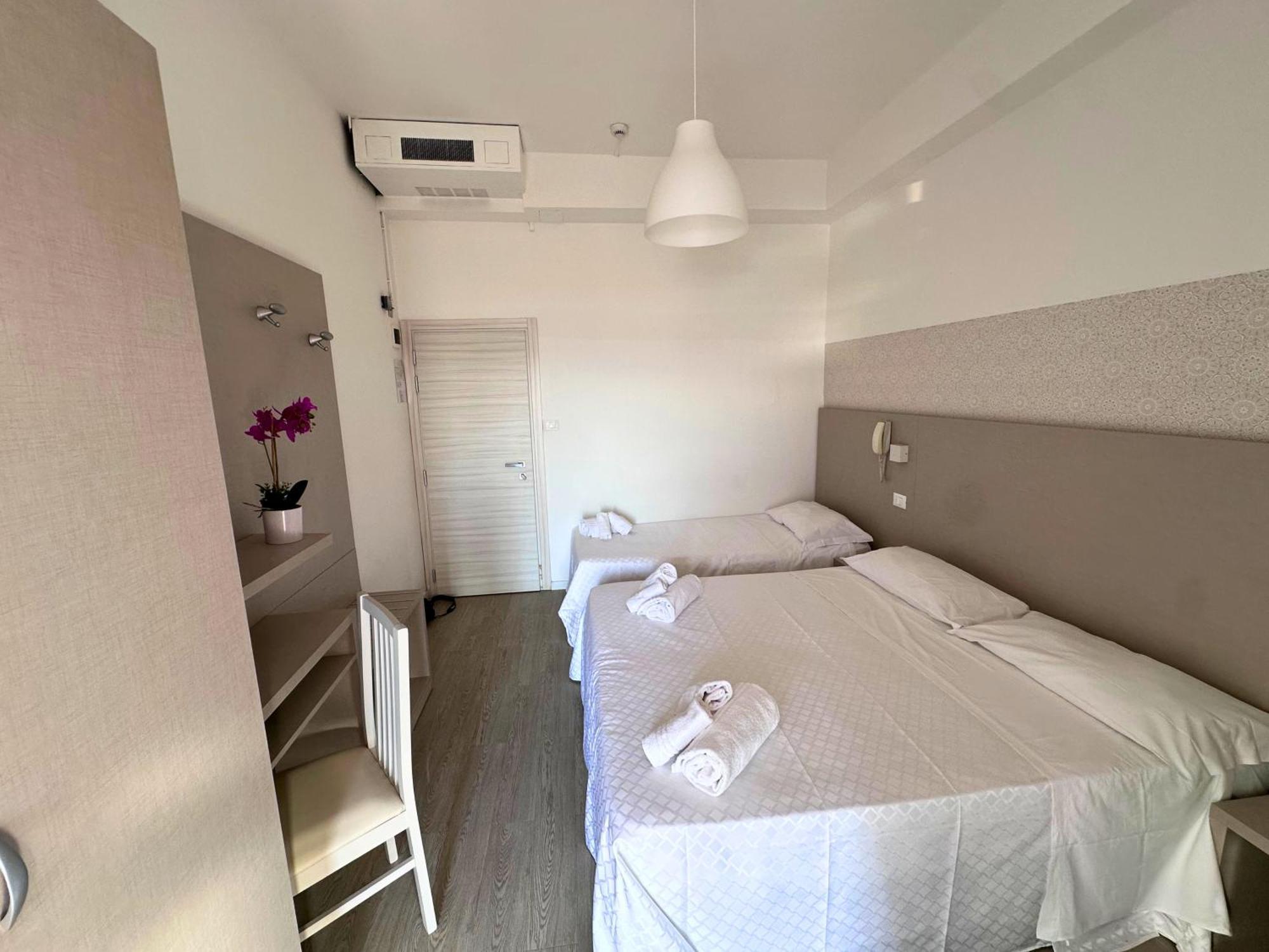 Hotel Ideal Rimini Exterior foto