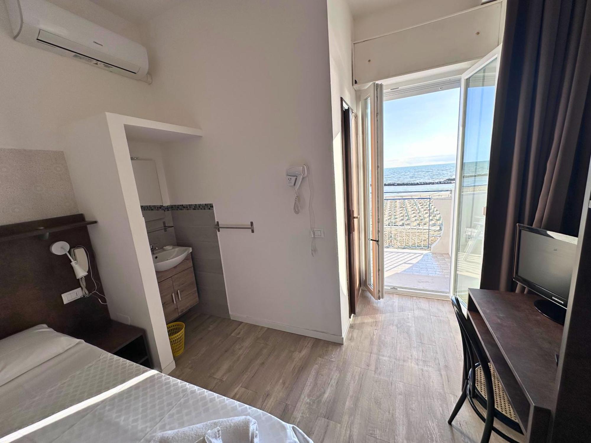 Hotel Ideal Rimini Exterior foto